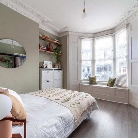 Arte Stays - 2 Bed Luxurious Flat, Garden, 5Min Dalston St., Parking Available, Serviced Accommodation - Up To 5 Ppl Londen Buitenkant foto